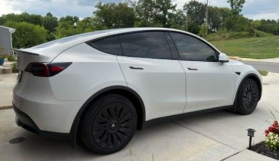 tesla model y 2023 7SAYGDEE4PF672085 image tesla model y 2023 7SAYGDEE4PF672085 image
